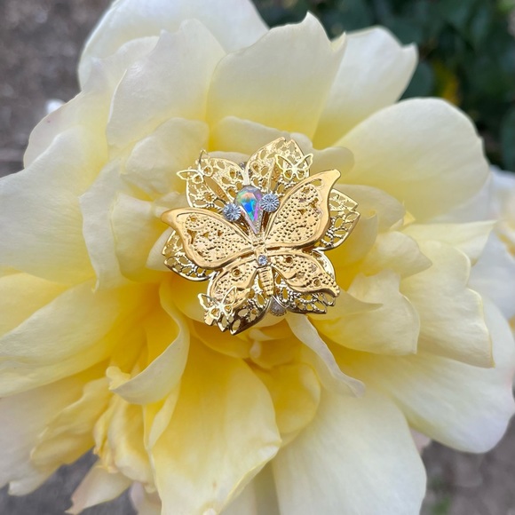 ✨🦋Crystal Floral Filigree Butterfly Statement Ring🦋✨ Gold Tone💞Handcrafted - Picture 7 of 7